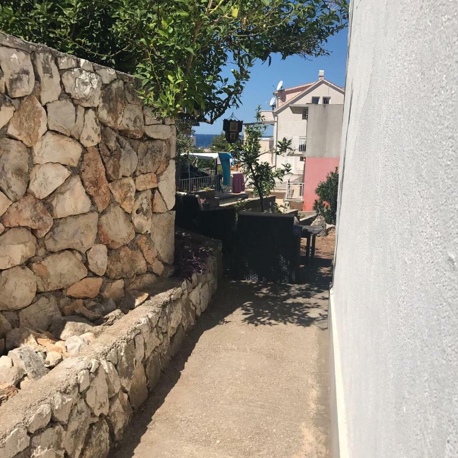 Mila * Hvar Town